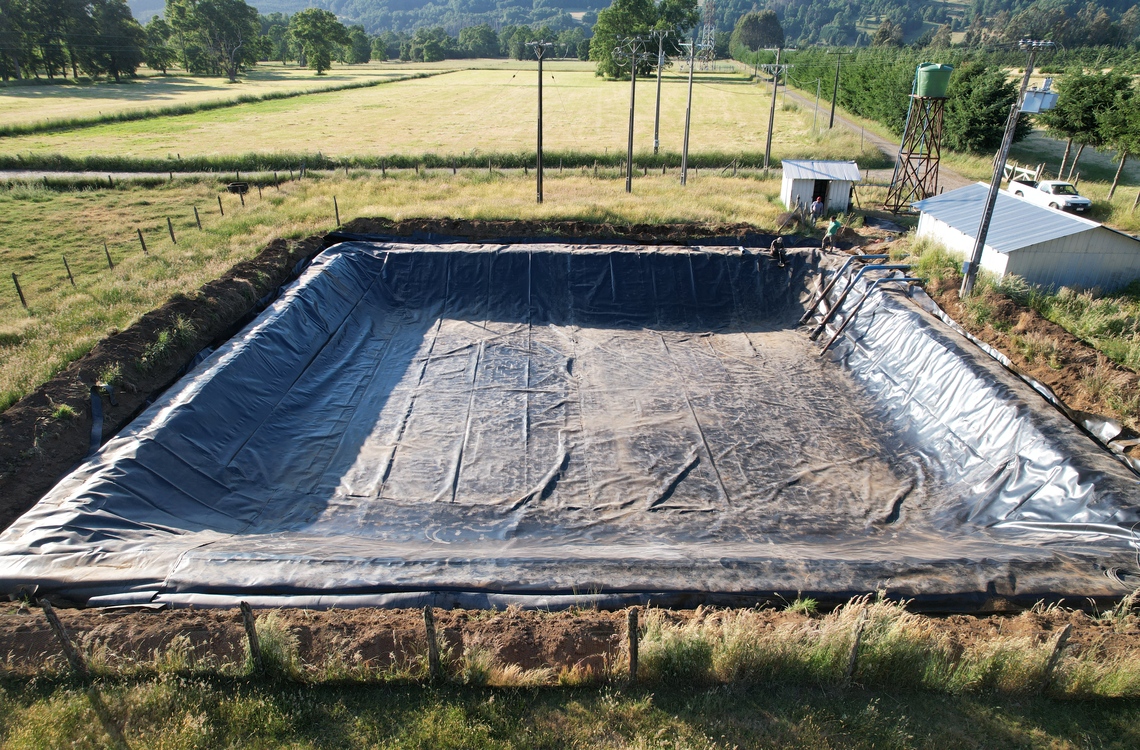 Neoplastix Chile Soluciones proyectos de revestimiento de tranques agrícolas, venta e instalación de geosintéticos, geomembranas y geotextiles. Innovación, tecnología, calidad, garantía, responsabilidad.